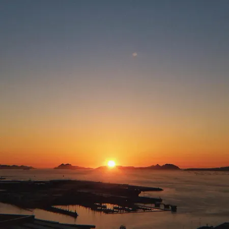 Atico 360º En El Centro De Con Terraza Y Vistas A Cies Vigo