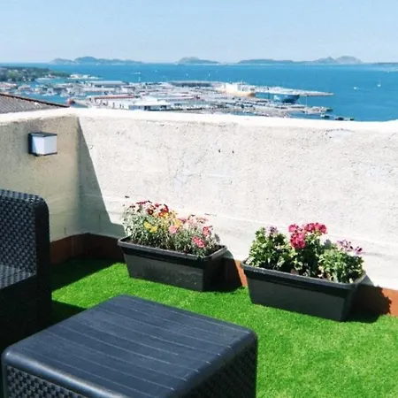 Atico 360º En El Centro De Con Terraza Y Vistas A Cies Vigo